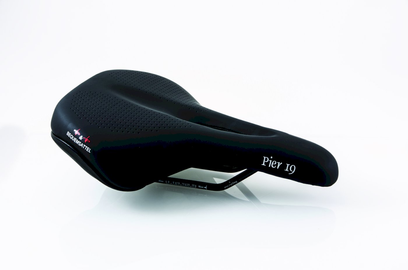 P&P Trekking Sattel Pier 19 Moderate schwarz L265 x  B185 mm / 420 g Unisex